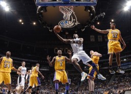 壹号娱乐-英超球星托马斯涉暴力指控离开地方法院，9月将移交老贝利法院审理